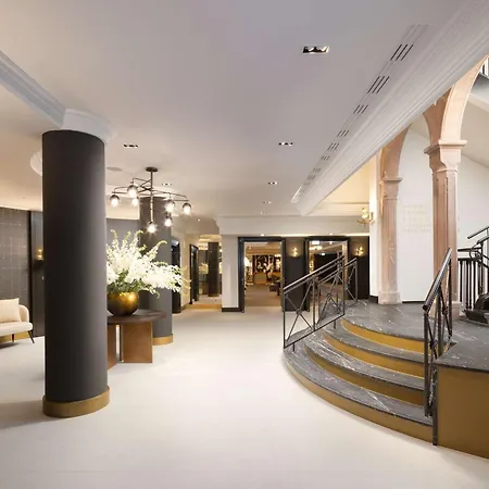 Hilton Hotell 4*